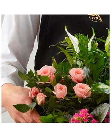 FLORISTS CHOICE Flower Arrangement